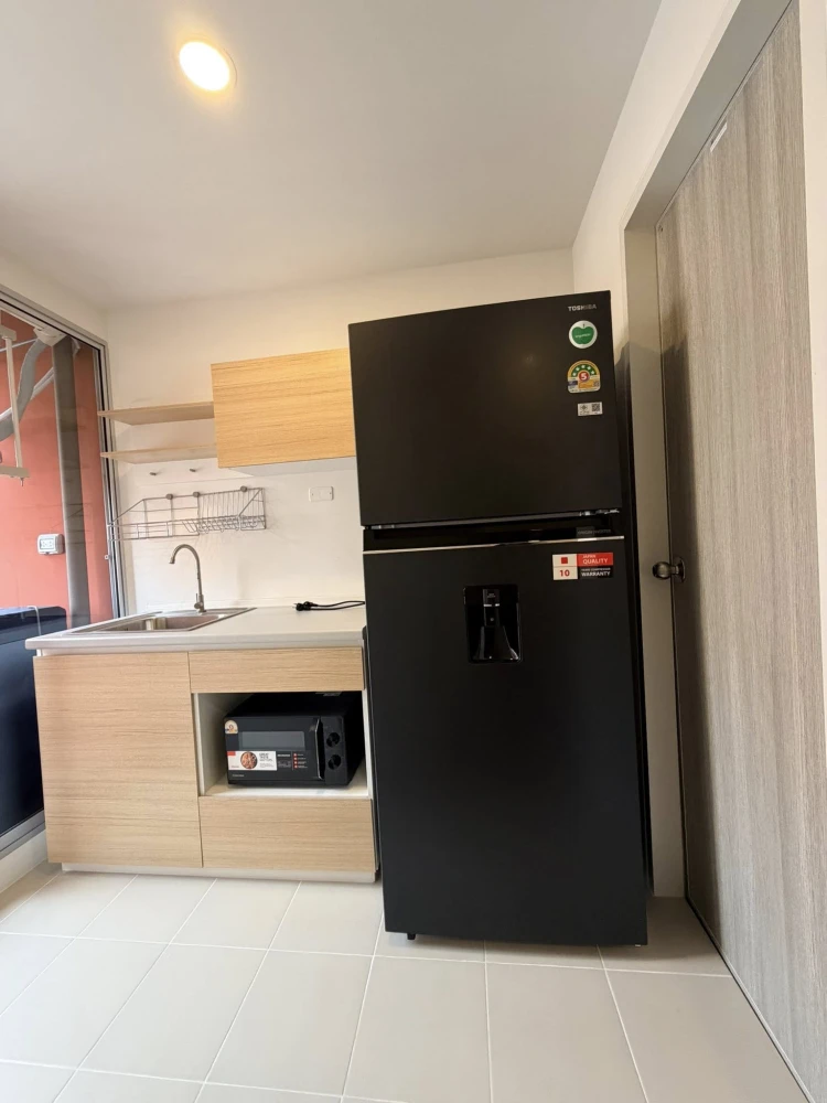Condo for rent, Sena Kit Bangna Km. 29. The unit is partitioned into separate, well-defined zones. Great value! Don't miss out!