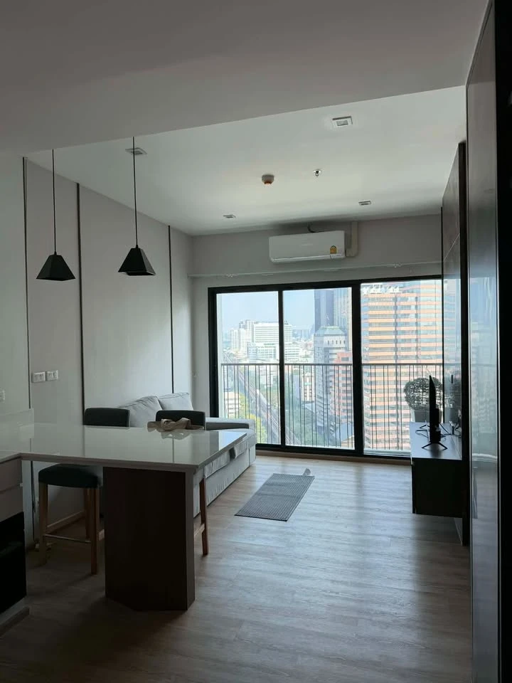 Condo for rent Noble Reform is ready to move in.