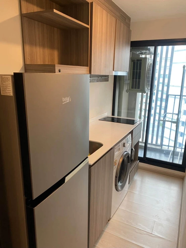 Condo for rent at Knightsbridge Phahonyothin Interchange. Beautiful unit, high floor, great view, cool and comfortable. Ready to move in! Convenient l