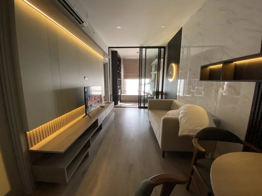 Condo for rent, ready to move in, Chapter One Flow Bangpo, high floor, Chao Phraya River view, built-in with complete furniture and appliances, just b