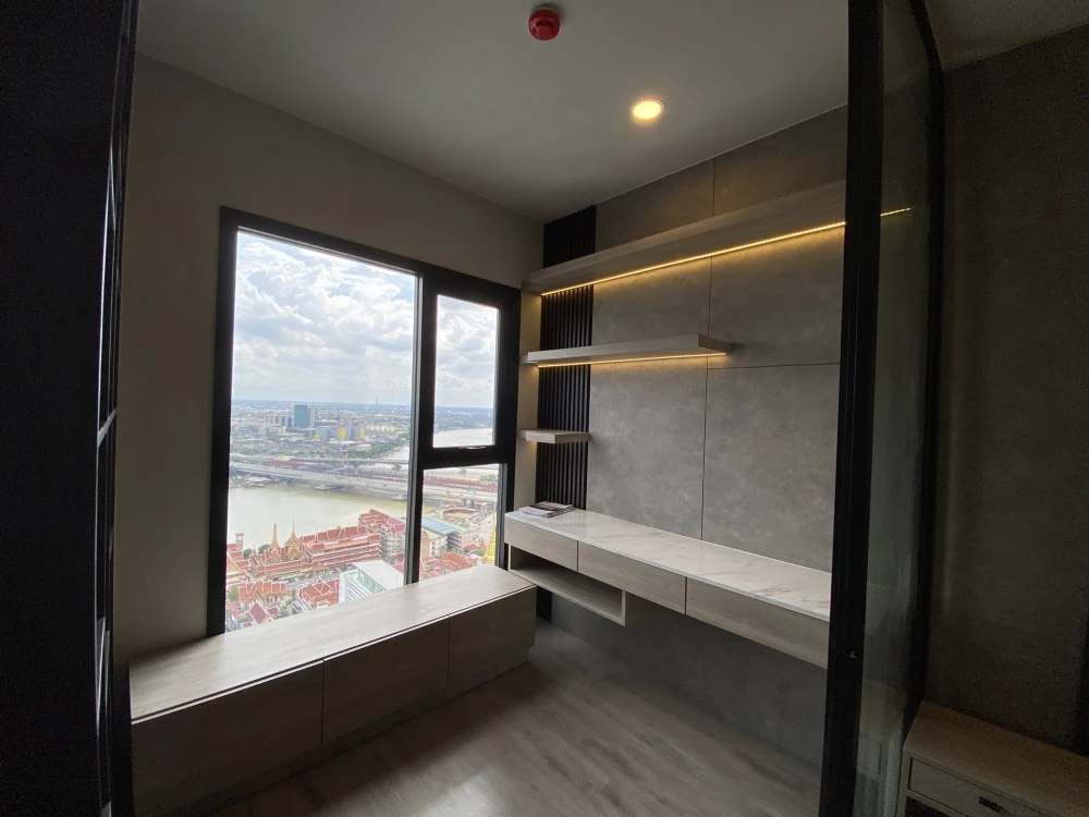 Condo for rent, ready to move in, Chapter One Flow Bangpo, high floor, Chao Phraya River view, built-in with complete furniture and appliances, just b
