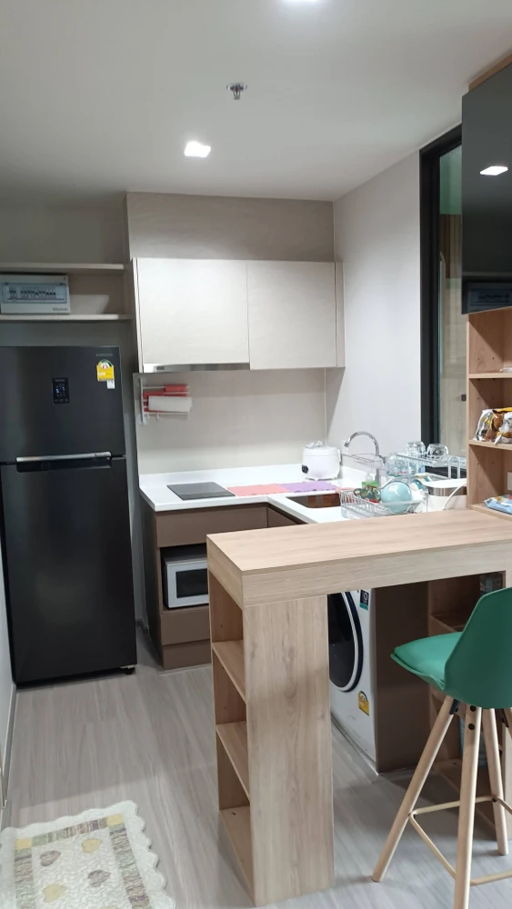 Urgent rental! Life Sathorn-Sierra unit, ready to move in, fully furnished, great price. Book now before you miss this opportunity!