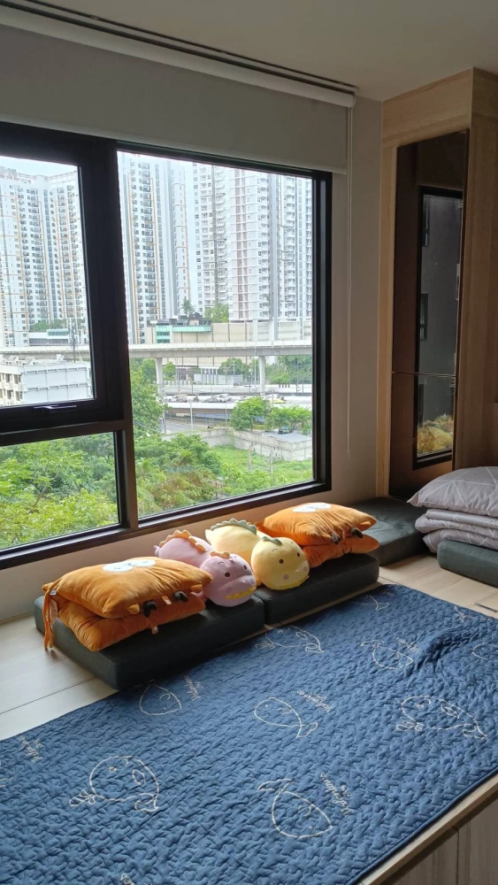 Urgent rental! Life Sathorn-Sierra unit, ready to move in, fully furnished, great price. Book now before you miss this opportunity!