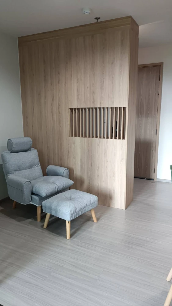 Urgent rental! Life Sathorn-Sierra unit, ready to move in, fully furnished, great price. Book now before you miss this opportunity!