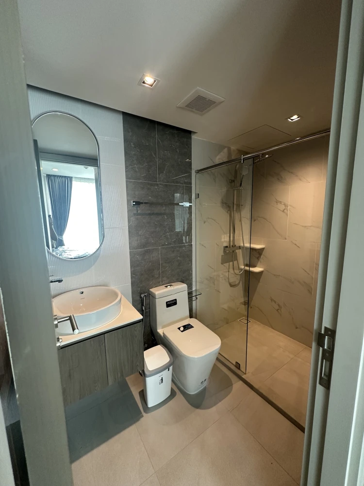 Urgently for rent: LLOYD SOONVIJAI-THONGLOR, 1 bedroom, 1 bathroom, 2nd floor, low price, very attractive price. You must hurry to reserve now.