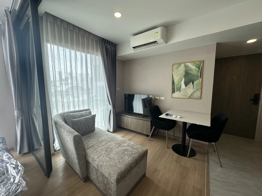 Urgently for rent: LLOYD SOONVIJAI-THONGLOR, 1 bedroom, 1 bathroom, 2nd floor, low price, very attractive price. You must hurry to reserve now.