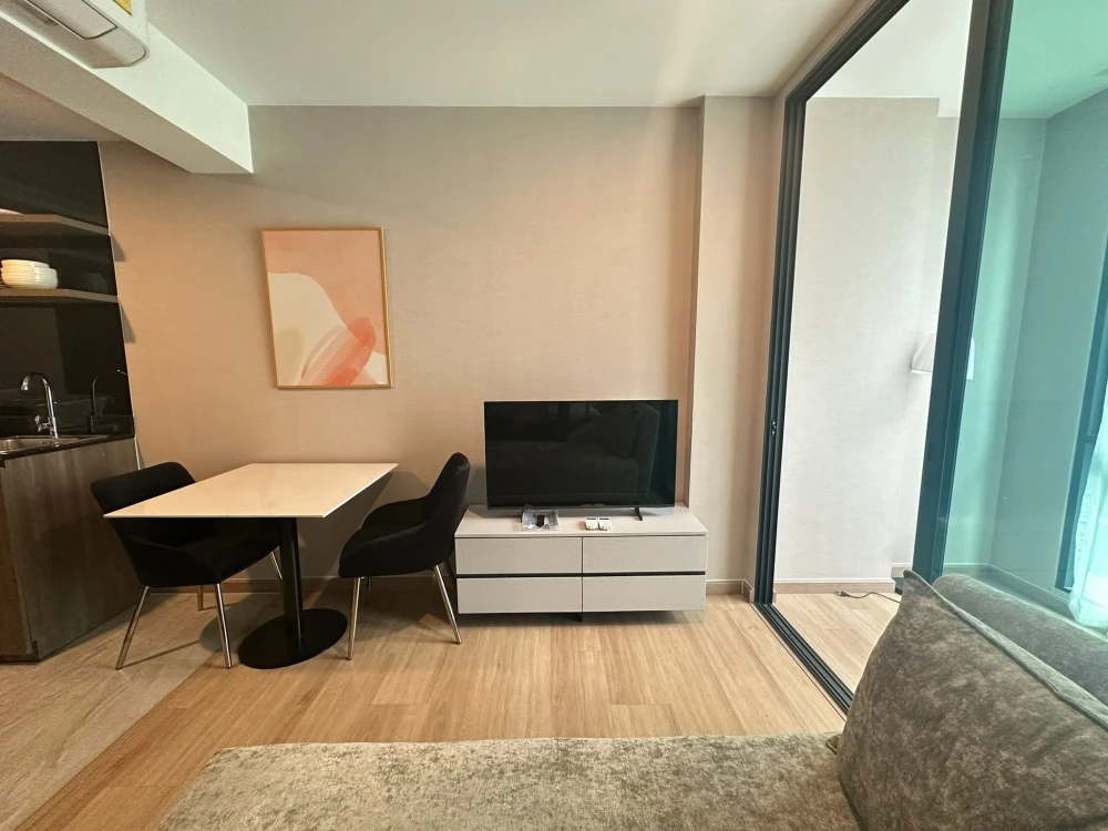 Urgently for rent: LLOYD SOONVIJAI-THONGLOR, 1 bedroom, 1 bathroom, 2nd floor, low price, very attractive price. You must hurry to reserve now.