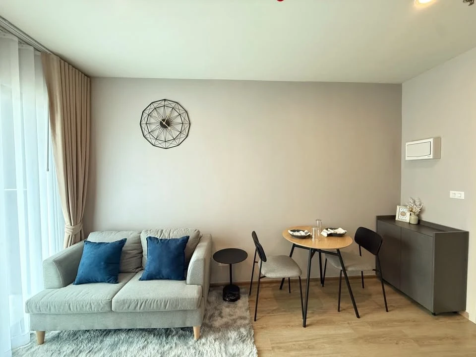 Urgently for rent: Noble Nue District R9, fully furnished, ready to move in, complete with furniture and appliances, just bring your bags and move in.
