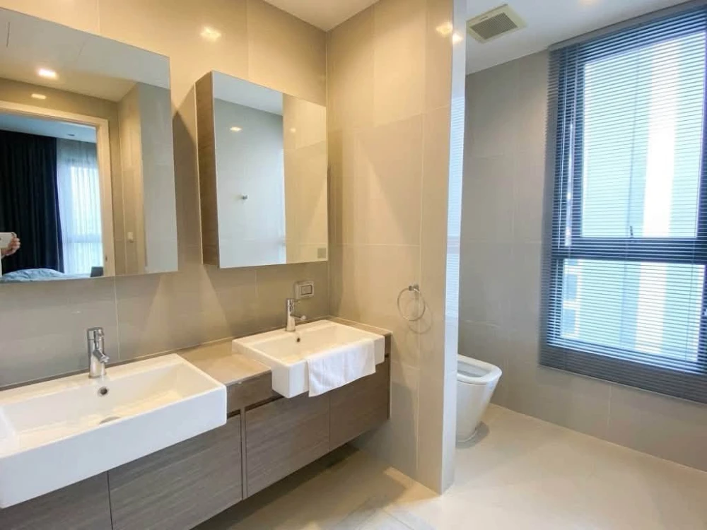 Urgent rental: Quinn Ratchada 17. A spacious, comfortable unit with ample living area—convenience and everything you need in one place. You definitely