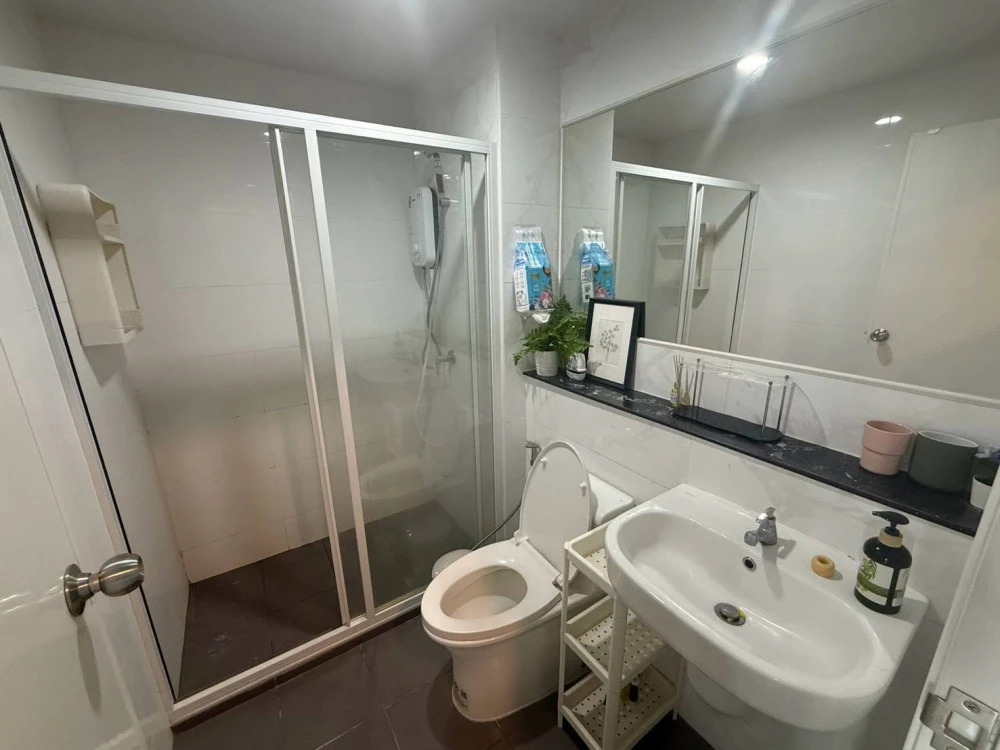 Urgent rental: Rye Sukhumvit 101/1. Move-in ready unit with full amenities. Great price—book now, don't wait!