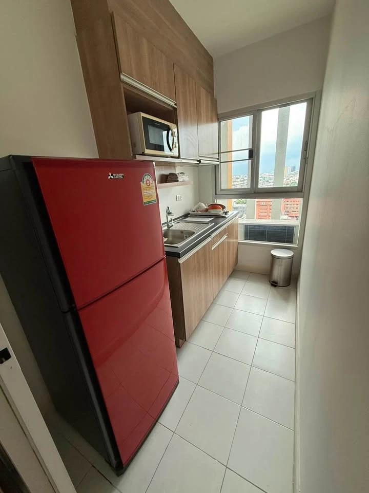 Urgent rental: The Parkland Taksin-Thapra. Spacious unit with ample living space at a great price. Book now—don't miss out!