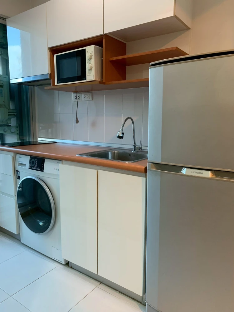 Condo for rent immediately! The President Sathorn-Ratchaphruek 1, 10th floor. Great height and price. Book today! Don't miss out!