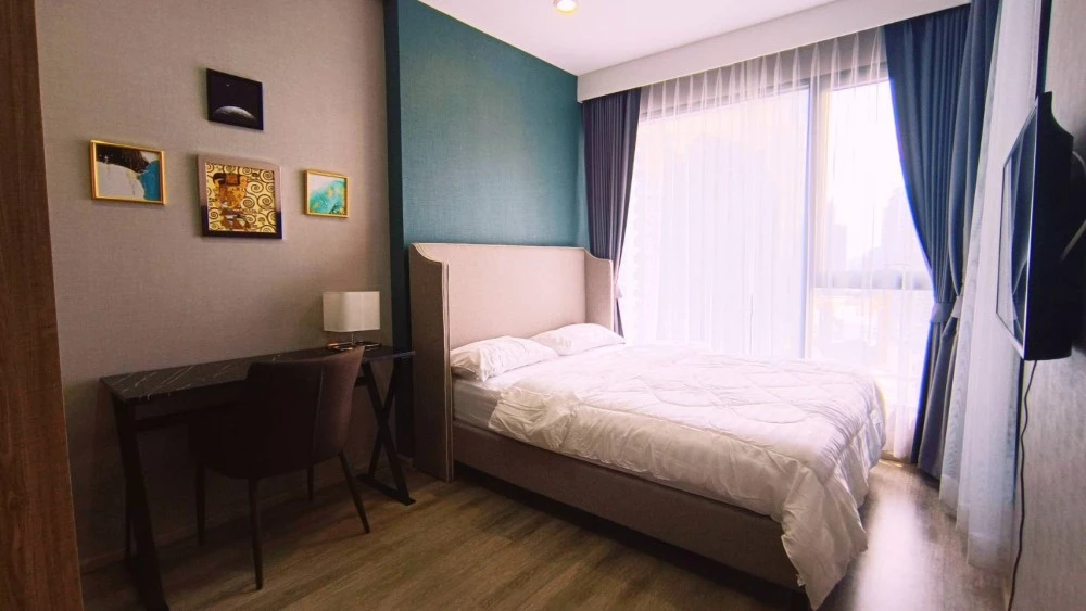 Condo for rent immediately! Ideo Mobi Asoke, 27th floor, high floor with stunning views. Fully furnished with appliances. Just bring your suitcase and