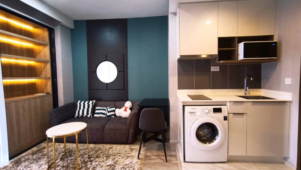 Condo for rent immediately! Ideo Mobi Asoke, 27th floor, high floor with stunning views. Fully furnished with appliances. Just bring your suitcase and