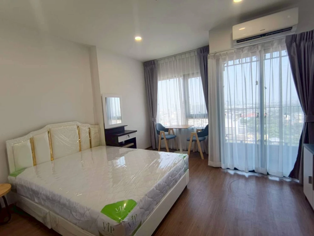 High Floor Unit Near MRT Phasi Charoen – Ready to Move In