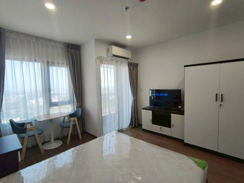 High Floor Unit Near MRT Phasi Charoen – Ready to Move In
