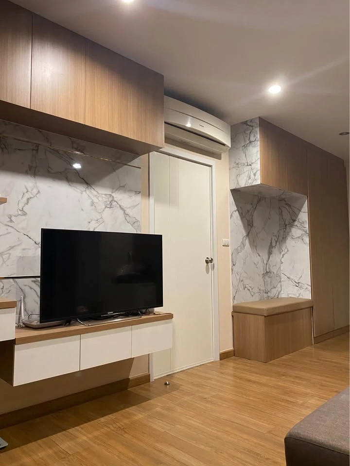 Condo for rent THE TREE INTERCHANGE, spacious room, lots of usable space, good price, book now.