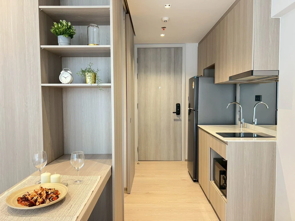 For rent: Reference Sathorn-Wongwian Yai project, beautifully decorated room, well-built-in, book now, don't miss out.