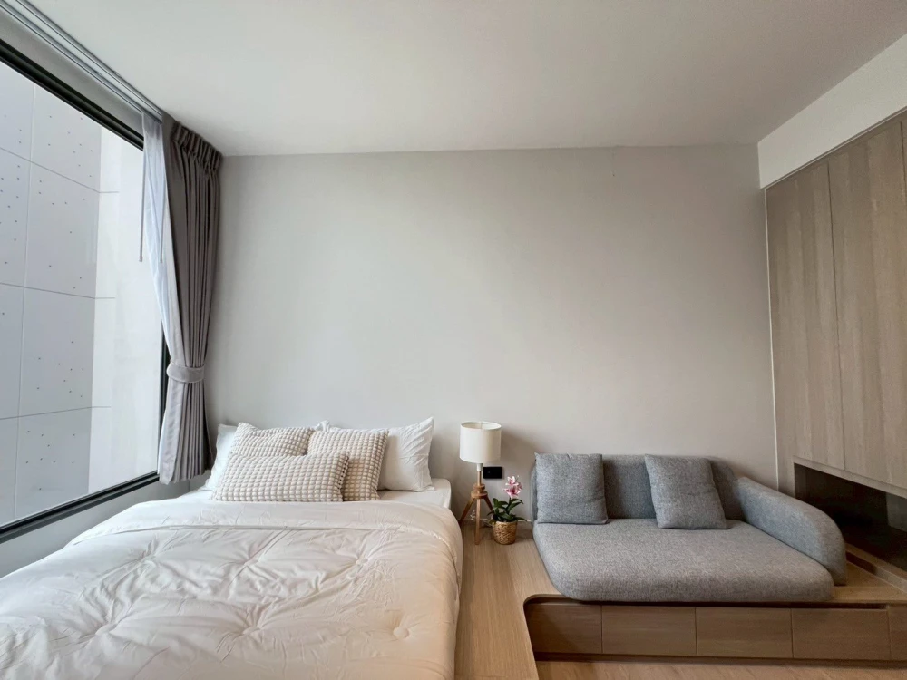 For rent: Reference Sathorn-Wongwian Yai project, beautifully decorated room, well-built-in, book now, don't miss out.