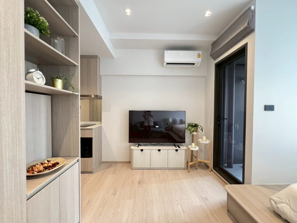 For rent: Reference Sathorn-Wongwian Yai project, beautifully decorated room, well-built-in, book now, don't miss out.