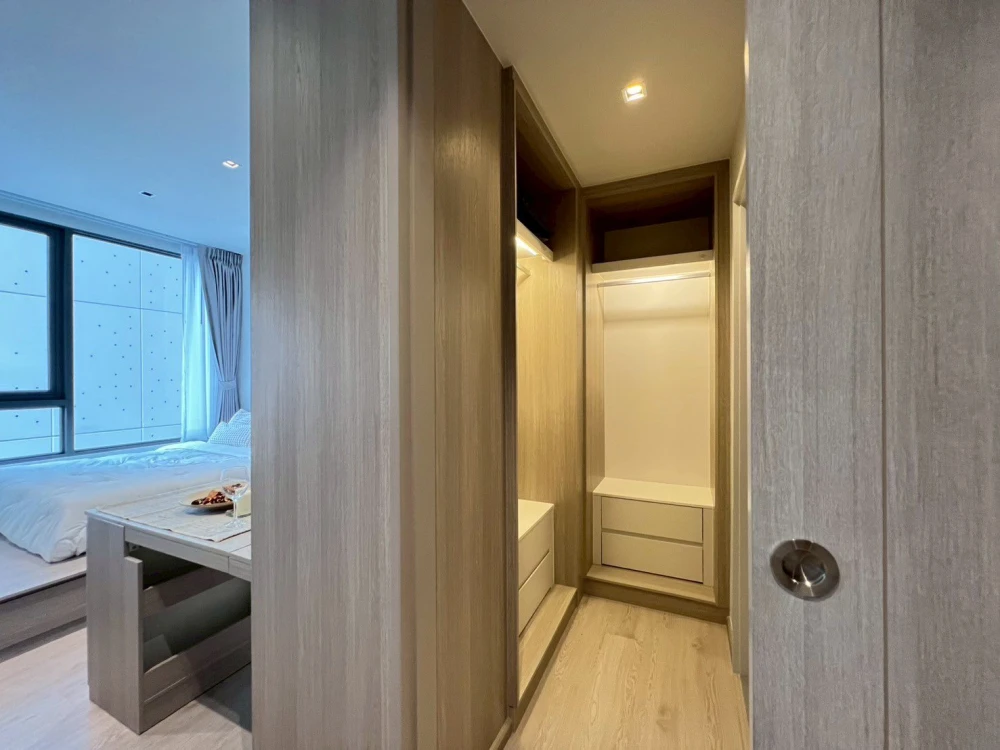 For rent: Reference Sathorn-Wongwian Yai project, beautifully decorated room, well-built-in, book now, don't miss out.