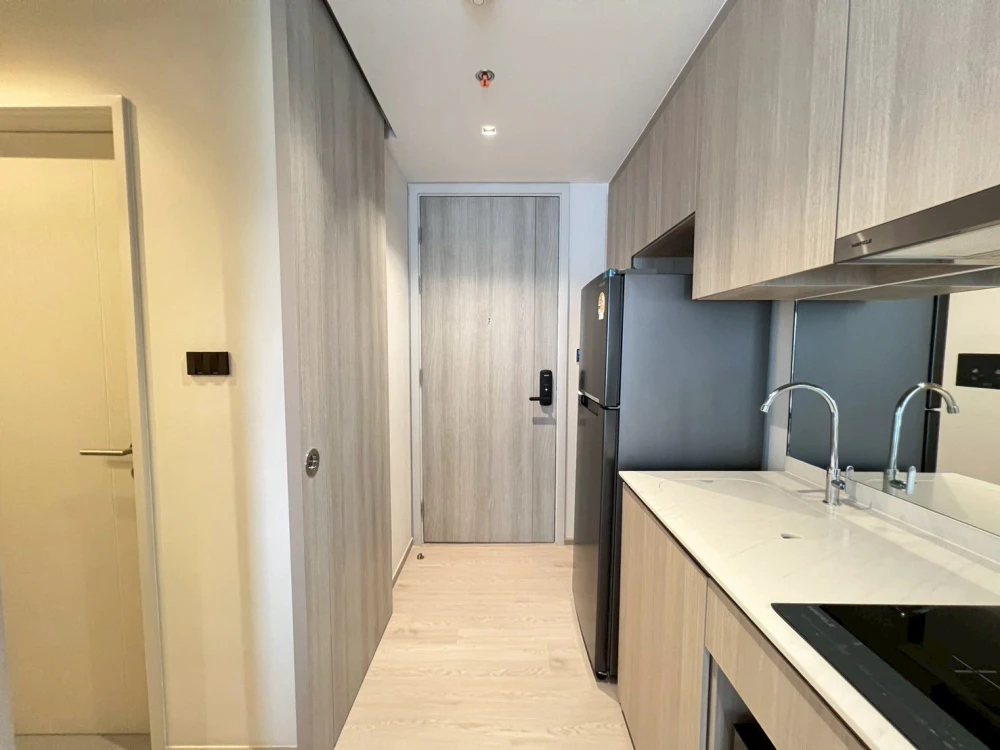 For rent: Reference Sathorn-Wongwian Yai project, beautifully decorated room, well-built-in, book now, don't miss out.