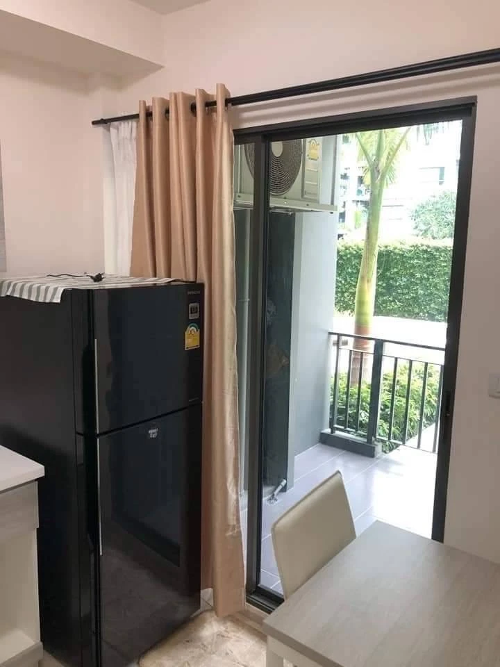 It has arrived. Garden and pool view room. With built-in furniture, don't miss it. Rent it now at Grene Donmuang-Songprapha.