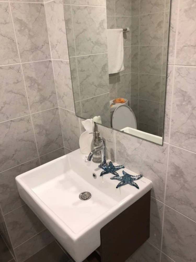 It has arrived. Garden and pool view room. With built-in furniture, don't miss it. Rent it now at Grene Donmuang-Songprapha.