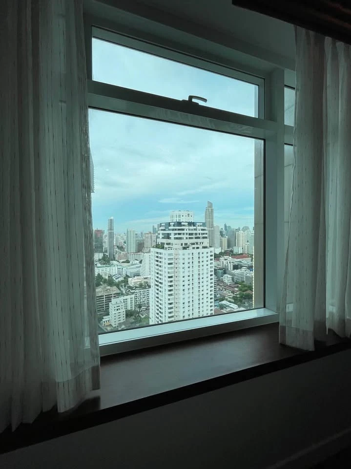 Super Wow Circle Condominium for rent or sale, high floor room, good view, excellent decoration, guaranteed. Finfer, hurry to reserve.