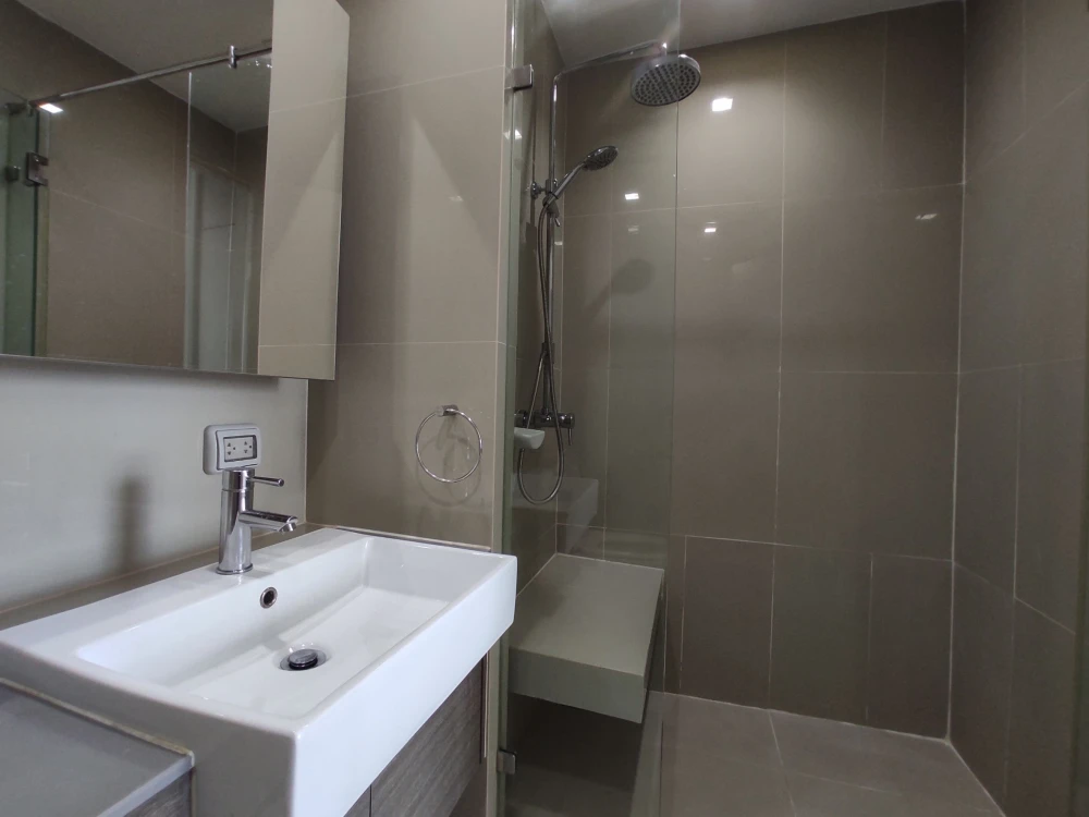 ห้องดีมาแล้วจร้า ให้เช่า Quinn Condo 1 ห้องนอน เฟอร์นิเจอร์ครบสุดๆ มาแต่ตัวเข้าอยู่ได้เลยจ้า
