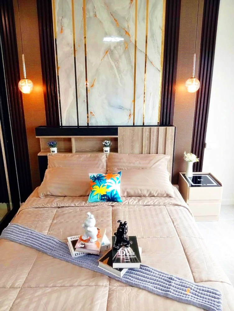 Urgent sale!! Condo Iris Avenue On Nut – Wongwaen, beautiful room, modern luxury style, convenient transportation, good price, hurry and book now!!