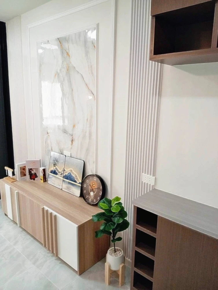Urgent sale!! Condo Iris Avenue On Nut – Wongwaen, beautiful room, modern luxury style, convenient transportation, good price, hurry and book now!!