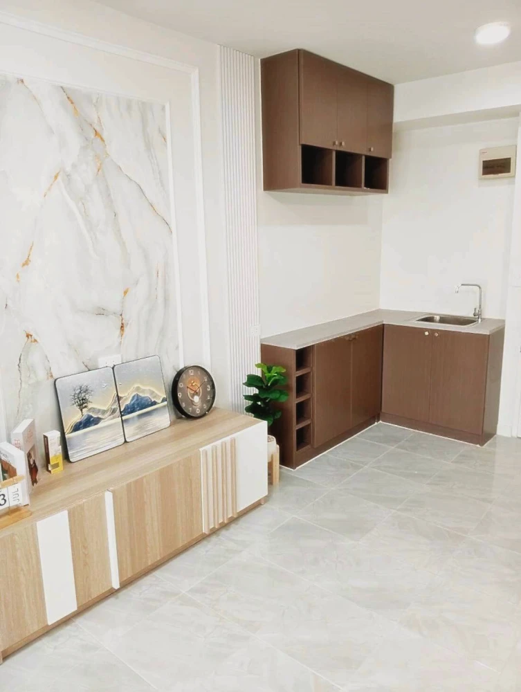 Urgent sale!! Condo Iris Avenue On Nut – Wongwaen, beautiful room, modern luxury style, convenient transportation, good price, hurry and book now!!