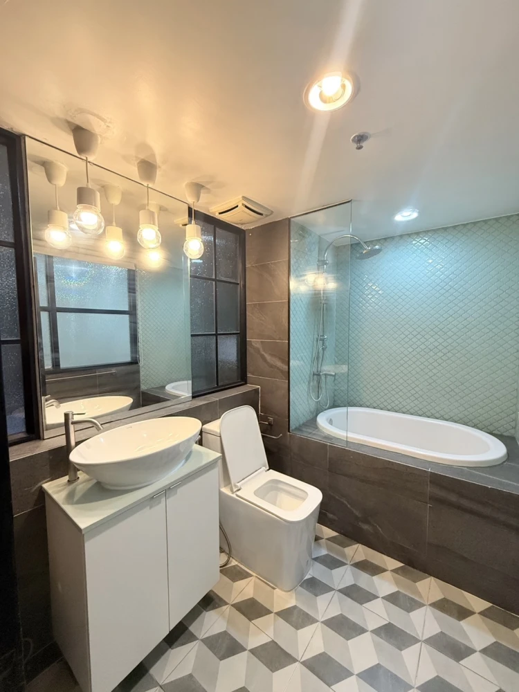 Vacant room for rent at Condo Resort Ta Yen Akat. Book now.