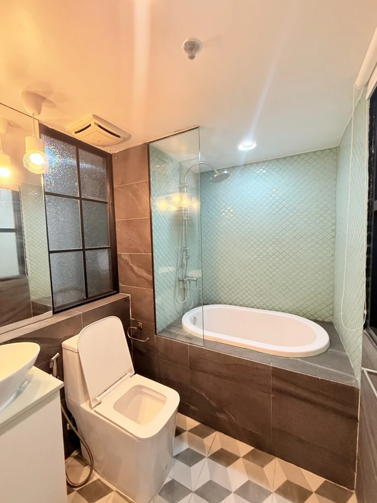 Vacant room for rent at Condo Resort Ta Yen Akat. Book now.