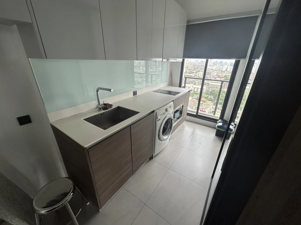 Available room for rent, Urbano Ratchawithi, luxury condo in Thon area, small unit, quiet