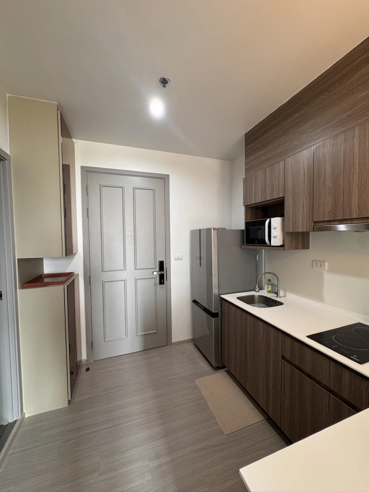 Beautiful room, full built-in Everything about the room is good. Must reserve this room. The Parkland Petchkasem 56 for rent.