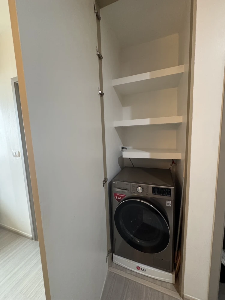 Beautiful room, full built-in Everything about the room is good. Must reserve this room. The Parkland Petchkasem 56 for rent.