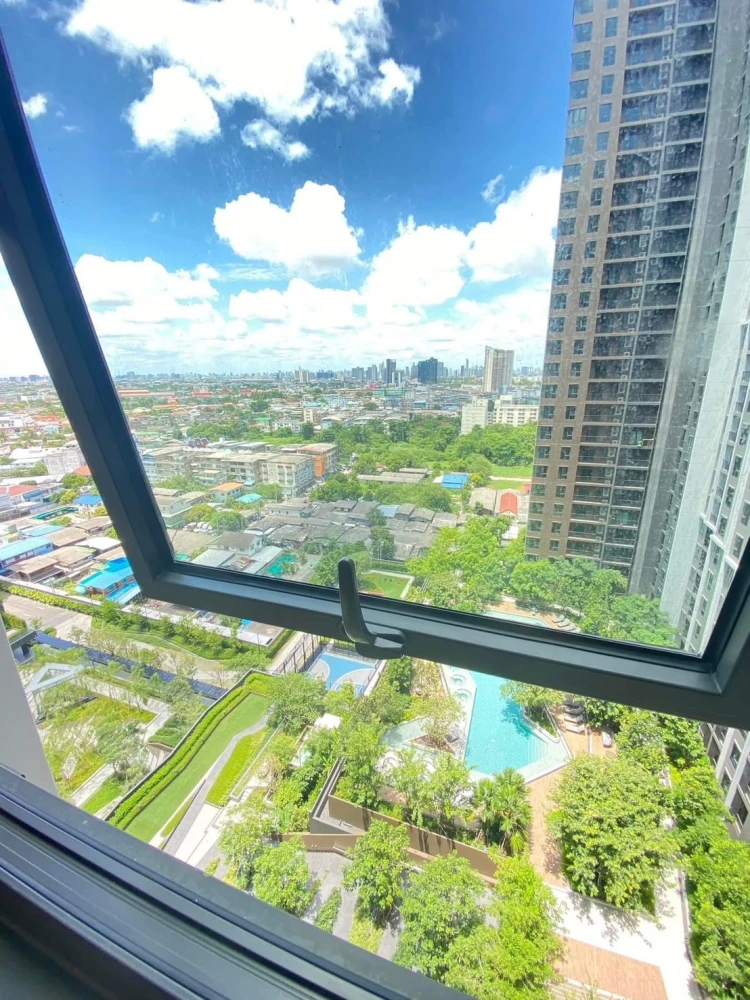 Beautiful room, full built-in Everything about the room is good. Must reserve this room. The Parkland Petchkasem 56 for rent.