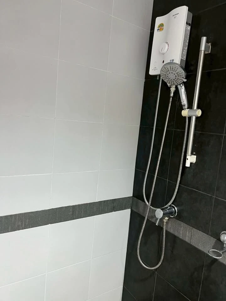 Do not miss it, city view, studio room, furniture and appliances for rent A Space Asoke-Ratchada.