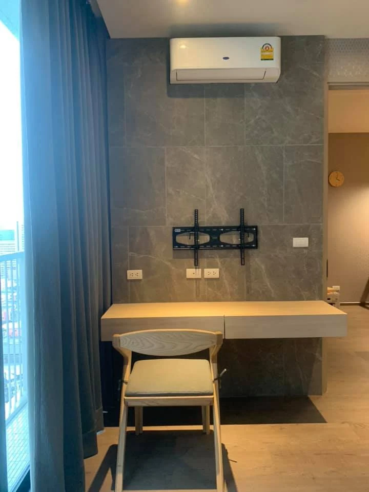 Rent Condo Park 24, high floor, brand new room. Fully furnished and electrical appliances, convenient to travel, hurry