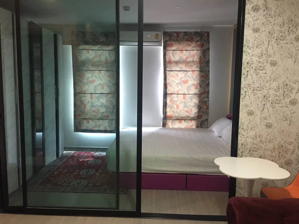 Condo for rent, Aspire Asoke-Ratchada, room ready to move in, fully furnished, electrical appliances, great price, hurry up and reserve it today.