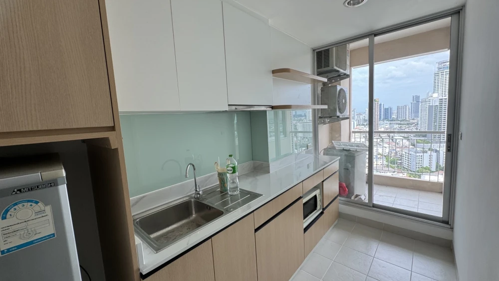 Condo for rent, Life @ Sukhumvit 65, high floor, good wind, full furniture. Electrical appliances, ready to be missed.