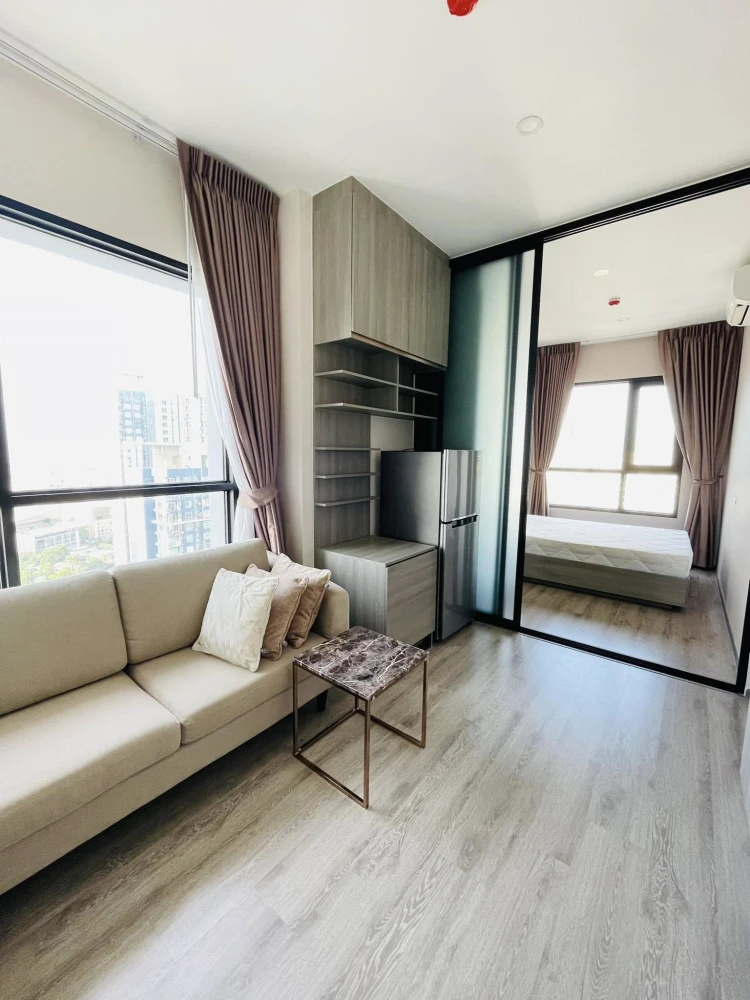 For rent: Knightsbridge Prime On Nut, a room with beautiful built-in walls and quality furniture. You can't miss this opportunity to reserve it.