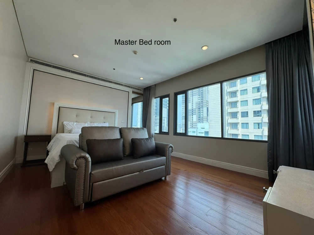 Rent / Sale Condo Bright Sukhumvit 24, spacious room, luxurious decoration, beautiful view, can't miss it.