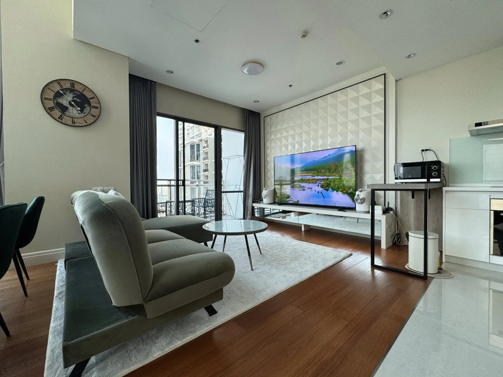Rent / Sale Condo Bright Sukhumvit 24, spacious room, luxurious decoration, beautiful view, can't miss it.