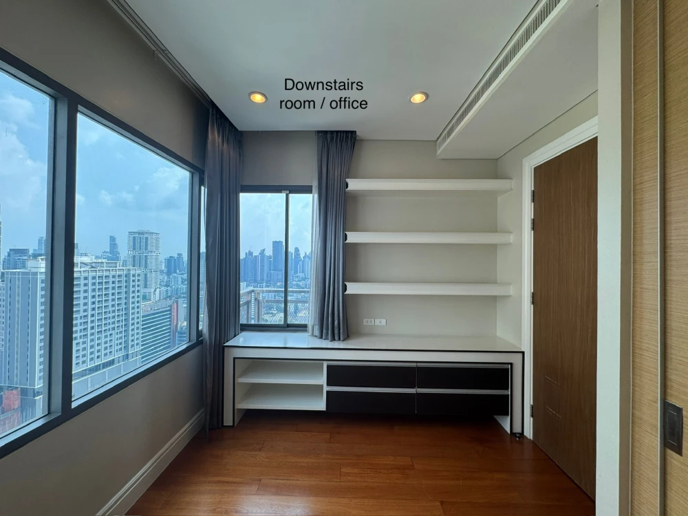 Rent / Sale Condo Bright Sukhumvit 24, spacious room, luxurious decoration, beautiful view, can't miss it.