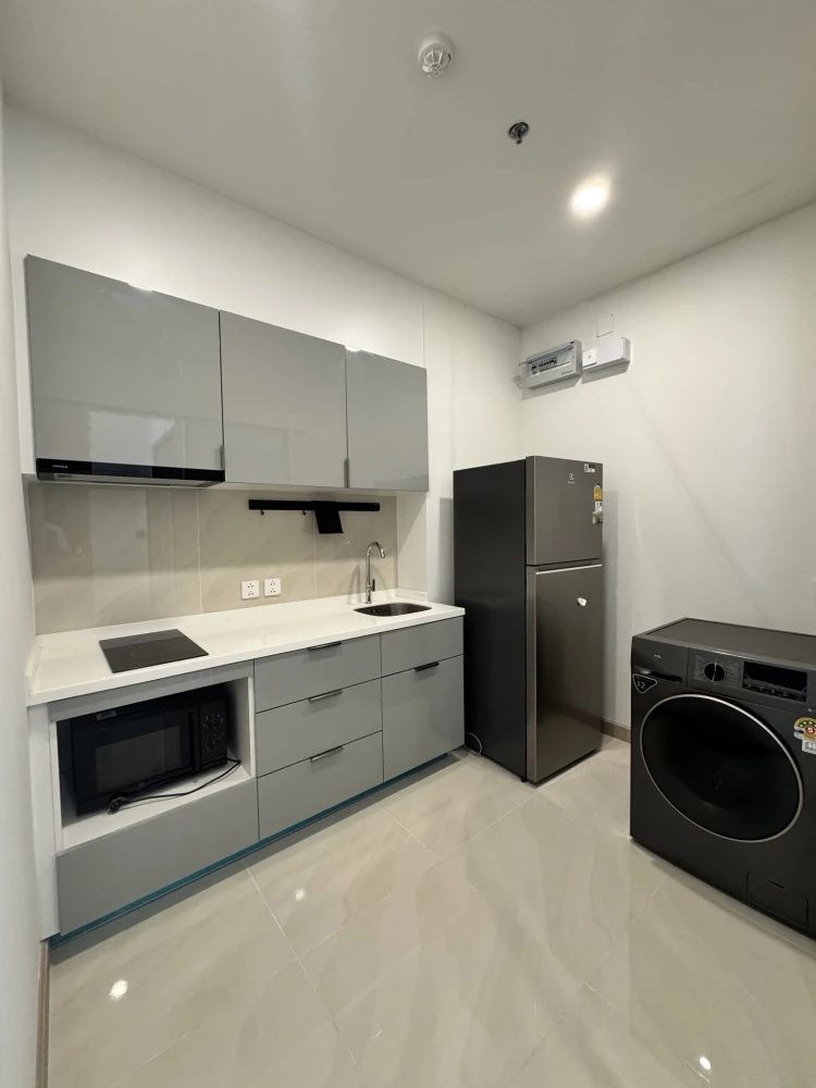Condo for rent at Supalai Premier Si Phraya - Samyan. Spacious and comfortable, featuring high-quality built-in furniture—this is an opportunity you s