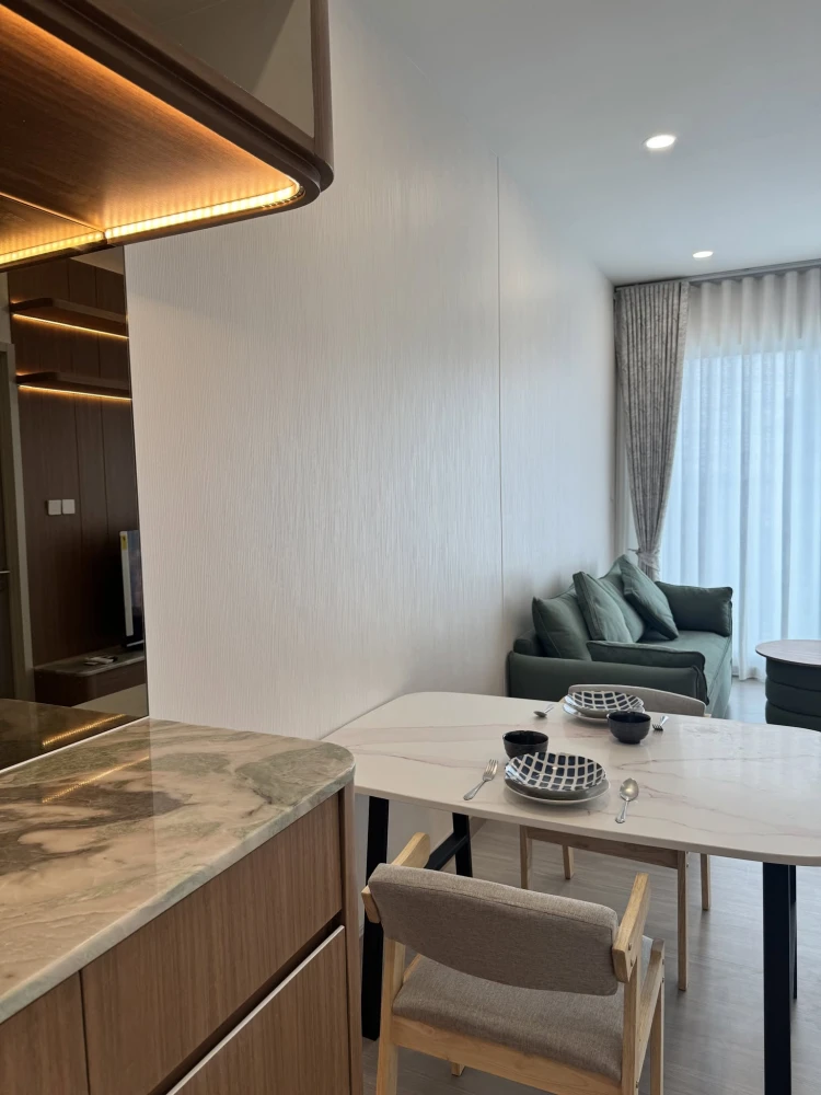 Condo for rent at Supalai Premier Si Phraya - Samyan. Spacious and comfortable, featuring high-quality built-in furniture—this is an opportunity you s