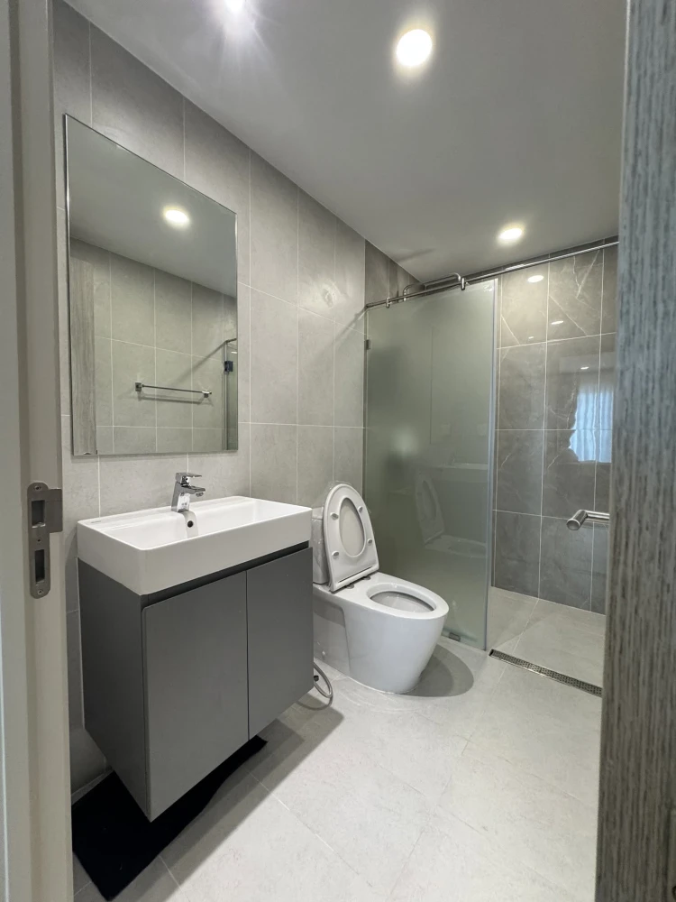 Condo for rent at Supalai Premier Si Phraya - Samyan. Spacious and comfortable, featuring high-quality built-in furniture—this is an opportunity you s